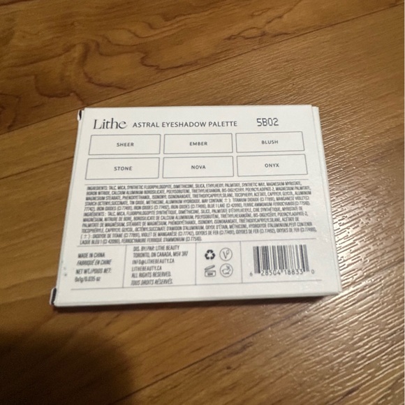 Lithe Astral Eyeshadow Palette - Picture 4 of 4